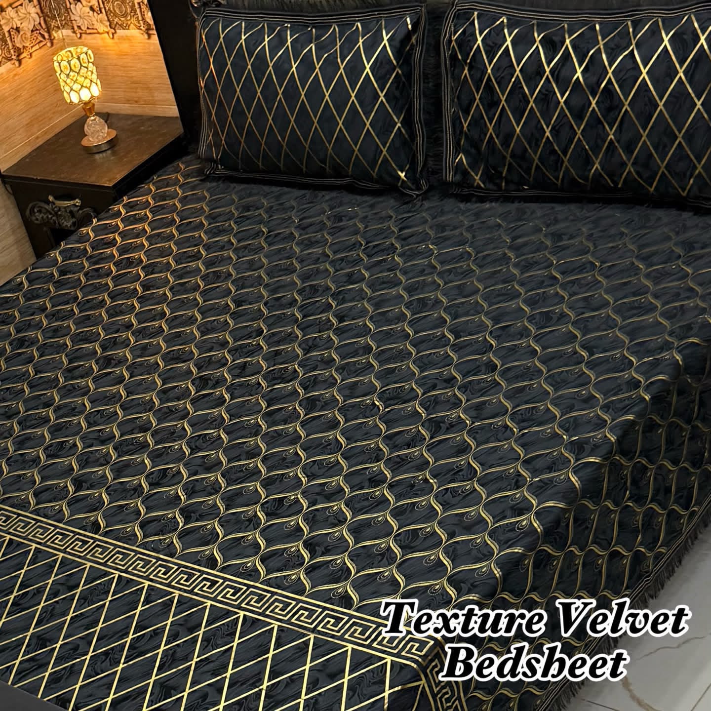 3PC TEXTURE VELVET BEDSHEET KING SIZE - BLACK GOLD