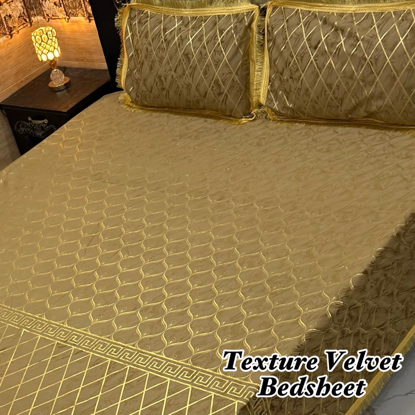 3PC TEXTURE VELVET BEDSHEET KING SIZE - GOLDEN