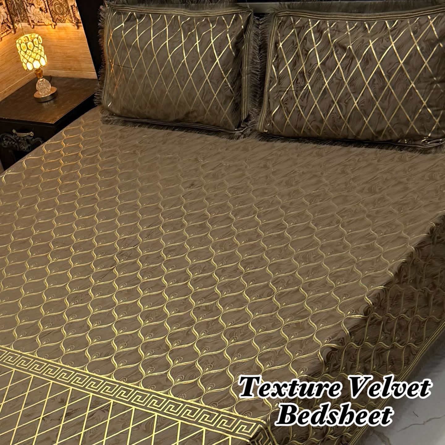 3PC TEXTURE VELVET BEDSHEET KING SIZE - COFFEE