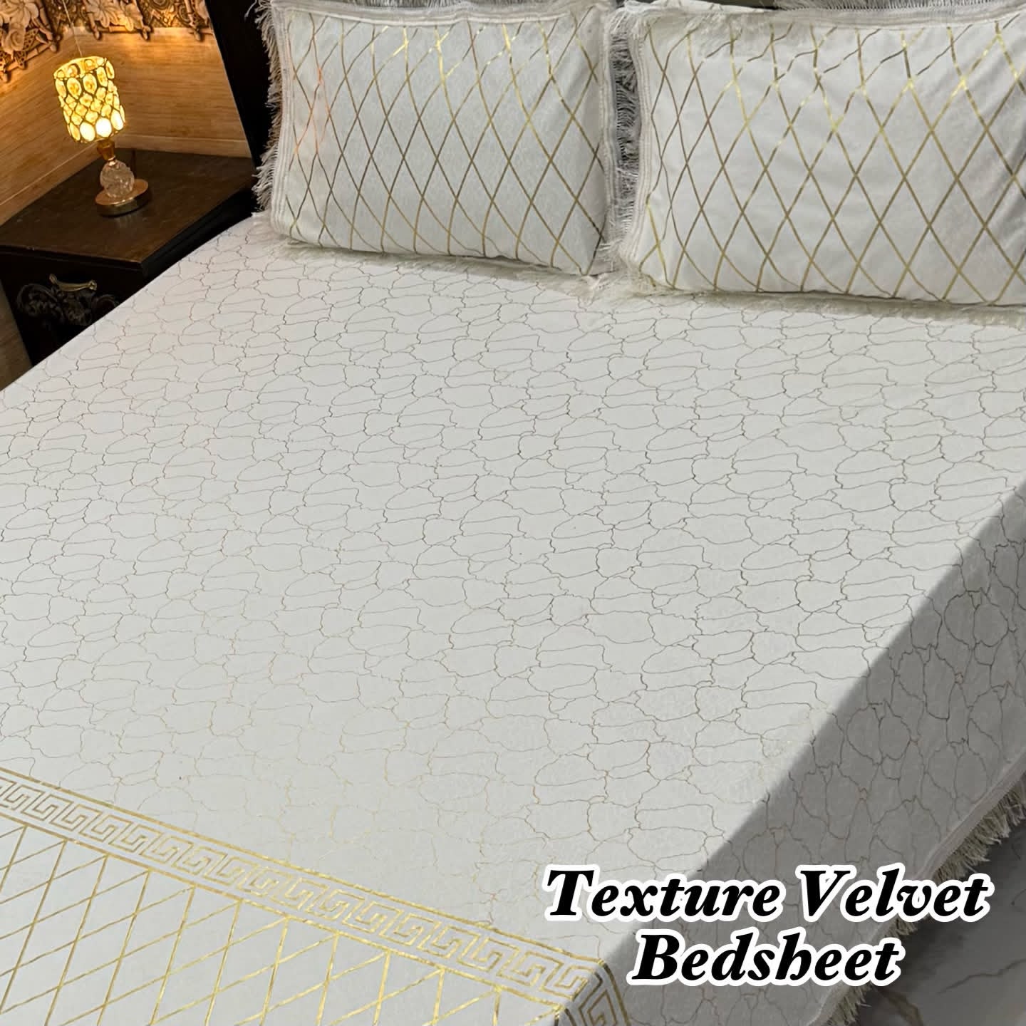 3PC TEXTURE VELVET BEDSHEET KING SIZE - WHITE
