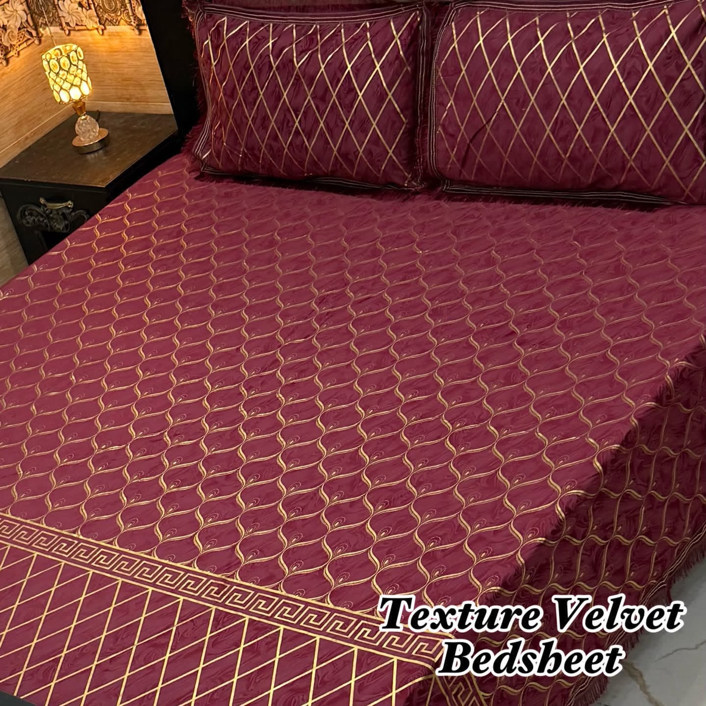 3PC TEXTURE VELVET BEDSHEET KING SIZE - RED