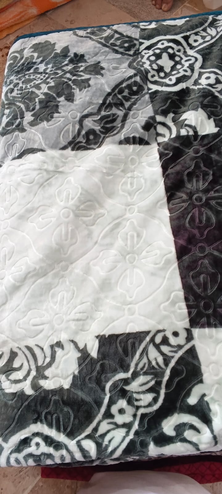Imported Single Ply Double Bed Kambal Blanket - Design 06